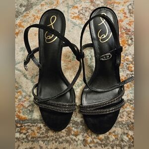 Beautiful shoes size 8.5